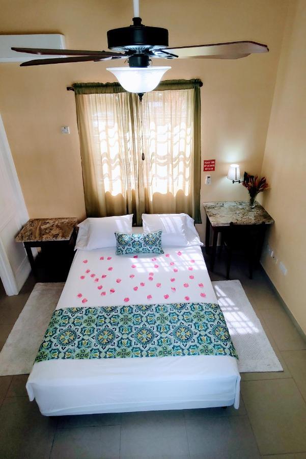 Bencastle Villa โกรส อิส์ลีต ภายนอก รูปภาพ